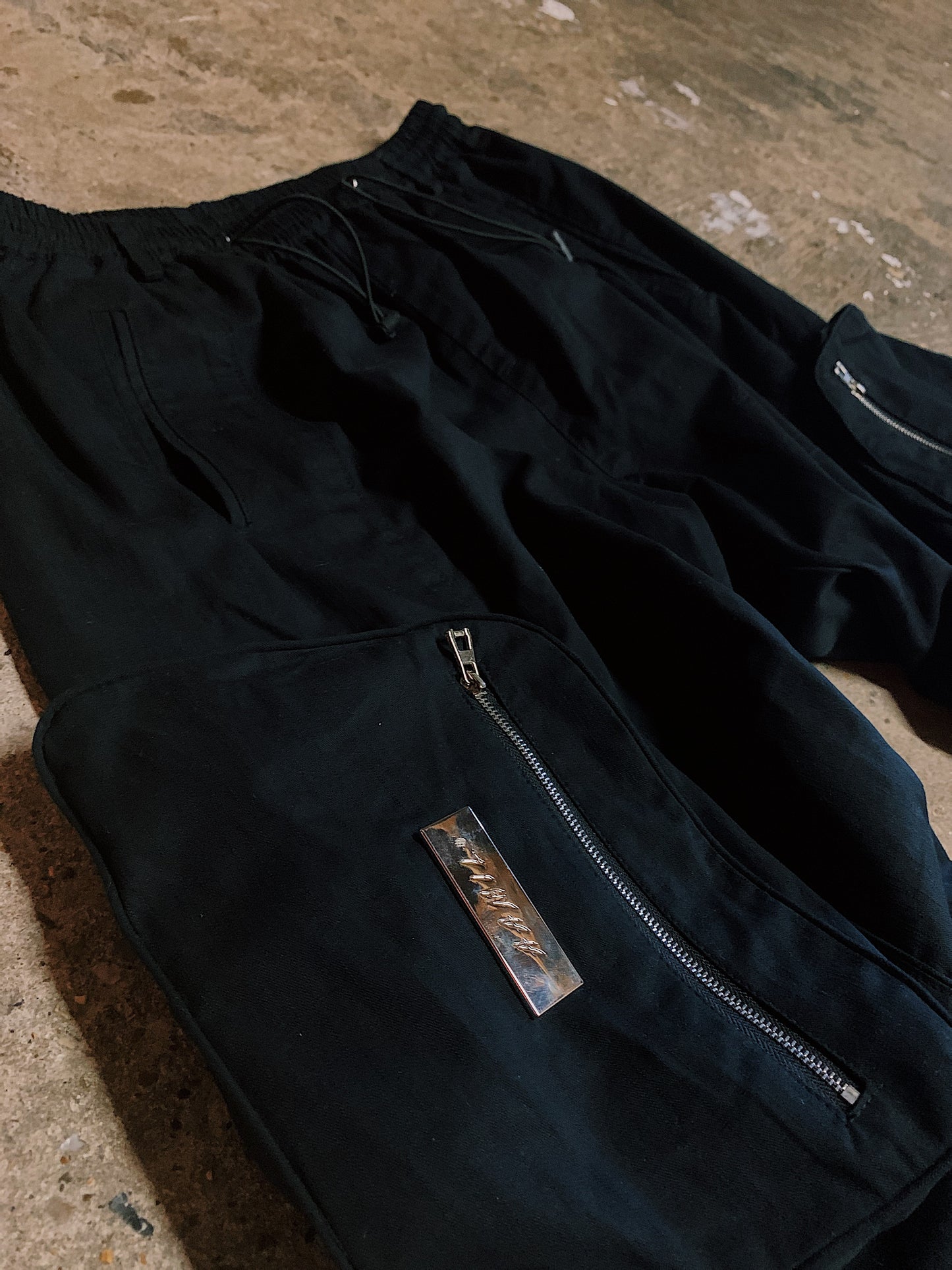 AAMIL Multi-Functional cargo pants (Black)